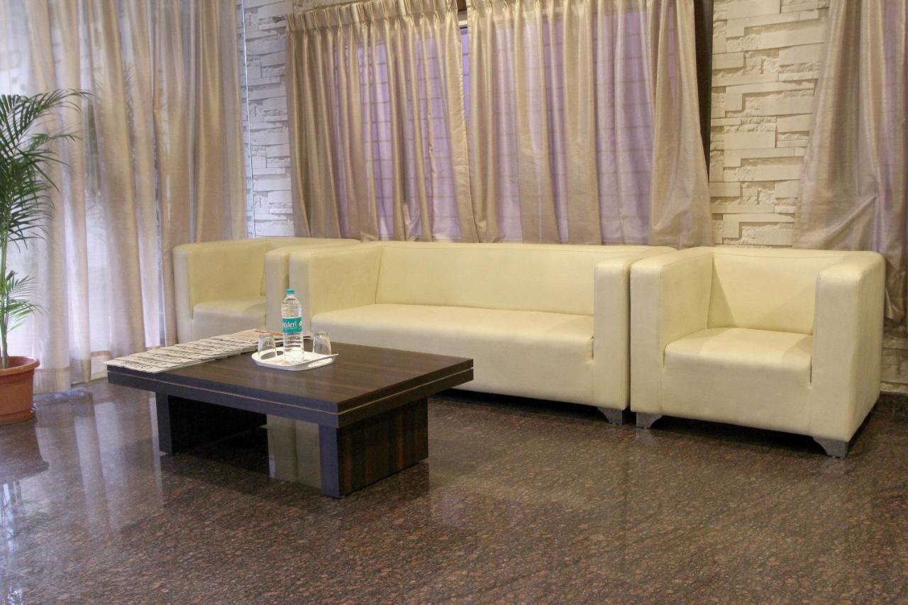 Capital O 70534 Habitat Suites And Rooms Bangalore Buitenkant foto