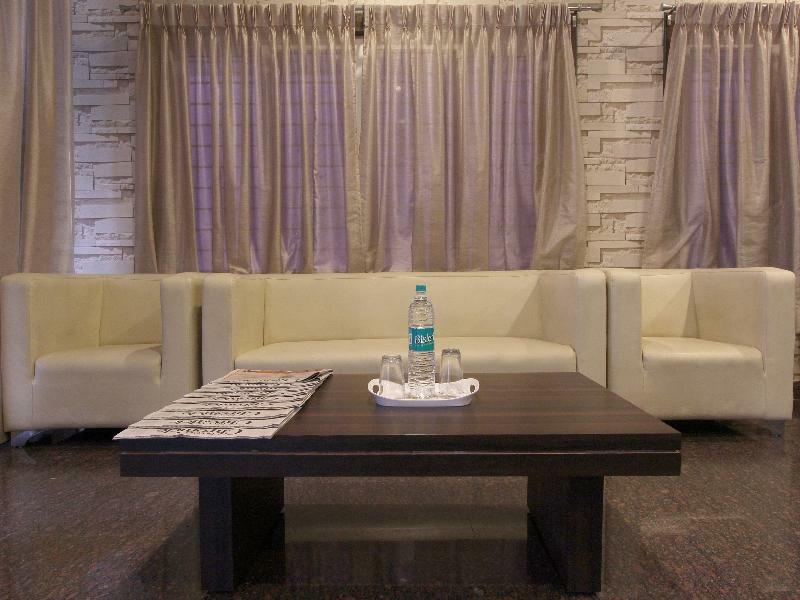 Capital O 70534 Habitat Suites And Rooms Bangalore Buitenkant foto