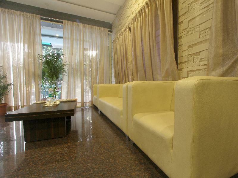 Capital O 70534 Habitat Suites And Rooms Bangalore Buitenkant foto