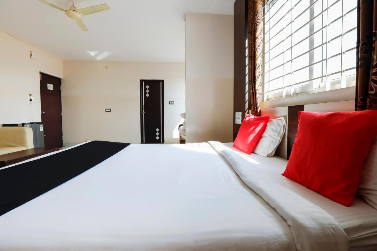 Capital O 70534 Habitat Suites And Rooms Bangalore Buitenkant foto